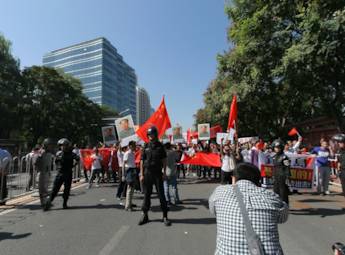9.18当天 日本驻中国使馆前再现抗议人群